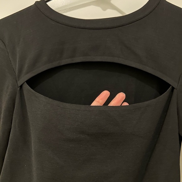 NWOT ZARA open front back crop top (size M) - Picture 3 of 3